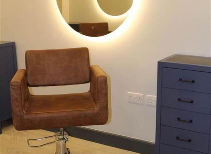 Hair Salon Chairs For Rent, 10 Market Street, Bangor