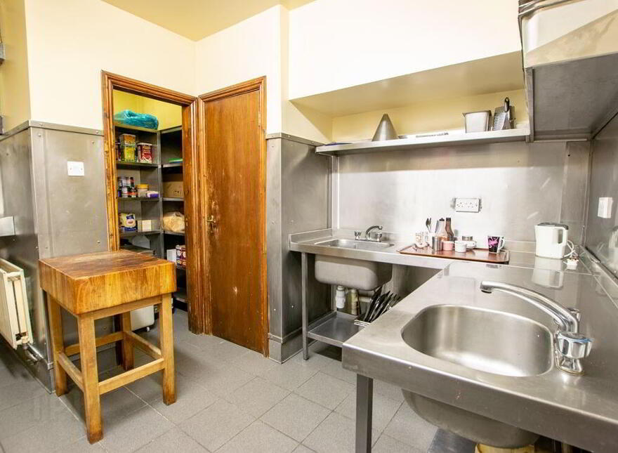 Druids Chair, Pearse St, Mullingar, Westmeath, N91YY02