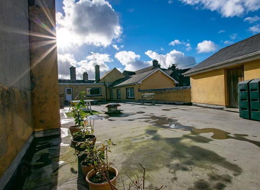 Druids Chair, Pearse St, Mullingar, Westmeath, N91YY02