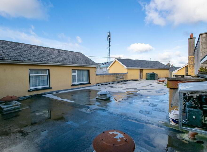 Druids Chair, Pearse St, Mullingar, Westmeath, N91YY02