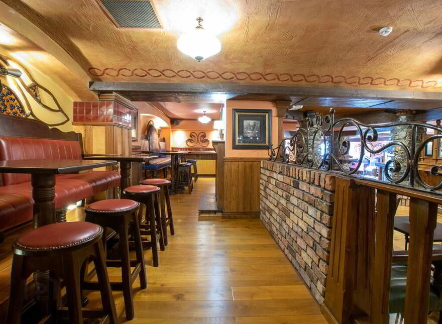 Druids Chair, Pearse St, Mullingar, Westmeath, N91YY02