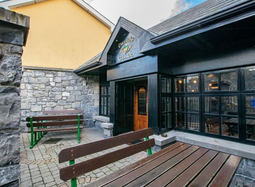 Druids Chair, Pearse St, Mullingar, Westmeath, N91YY02