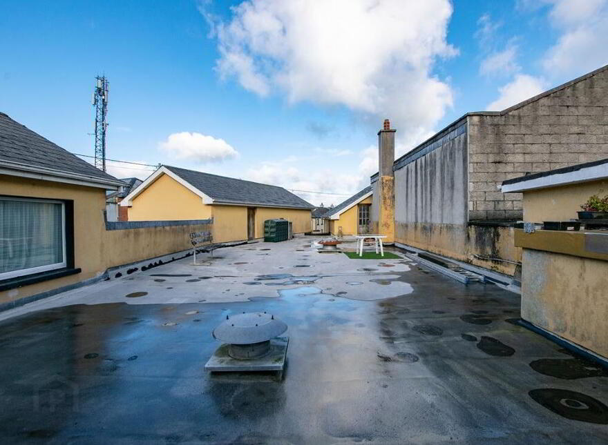 Druids Chair, Pearse St, Mullingar, Westmeath, N91YY02