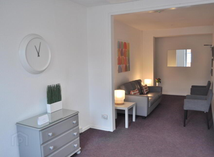 111a Bloomfield Avenue, Belfast, BT5 5AB