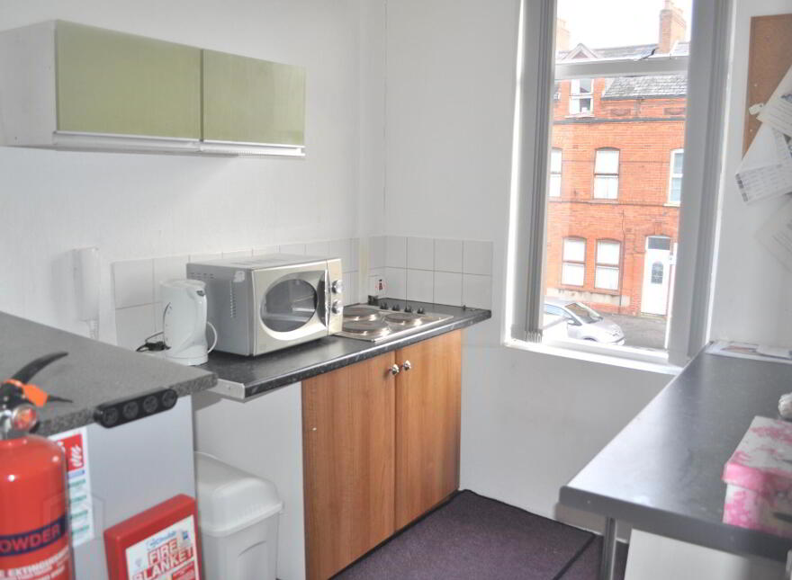 111a Bloomfield Avenue, Belfast, BT5 5AB