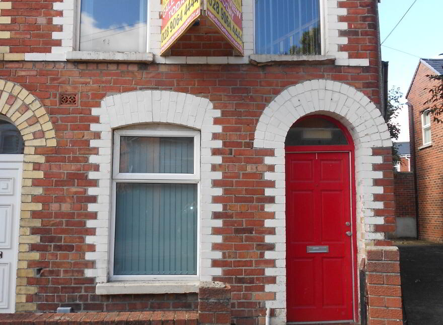 Two Great Apartments, 1 Carmel Street, Queens Quarter, Belfast, BT7 1QE photo