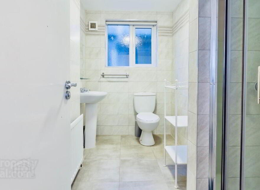 Apt 2 For Rent, 144 Antrim Rd, Belfast, BT15 2AH