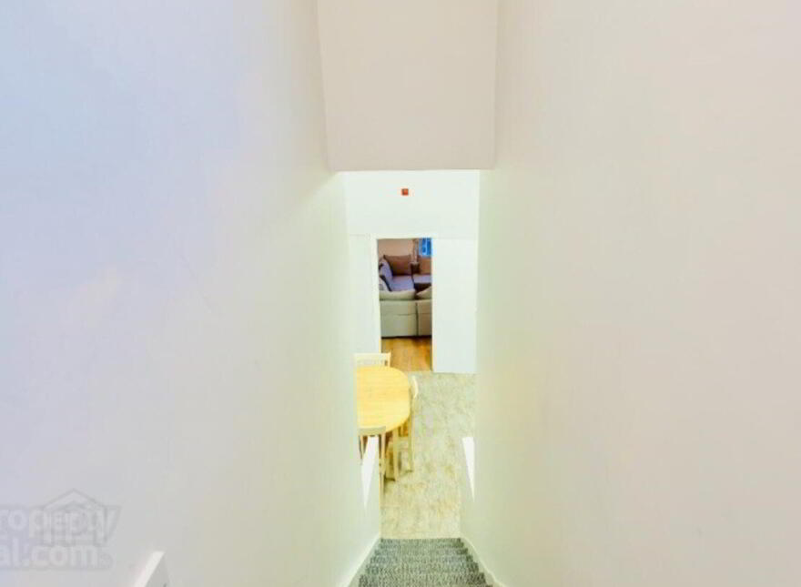 Apt 2 For Rent, 144 Antrim Rd, Belfast, BT15 2AH