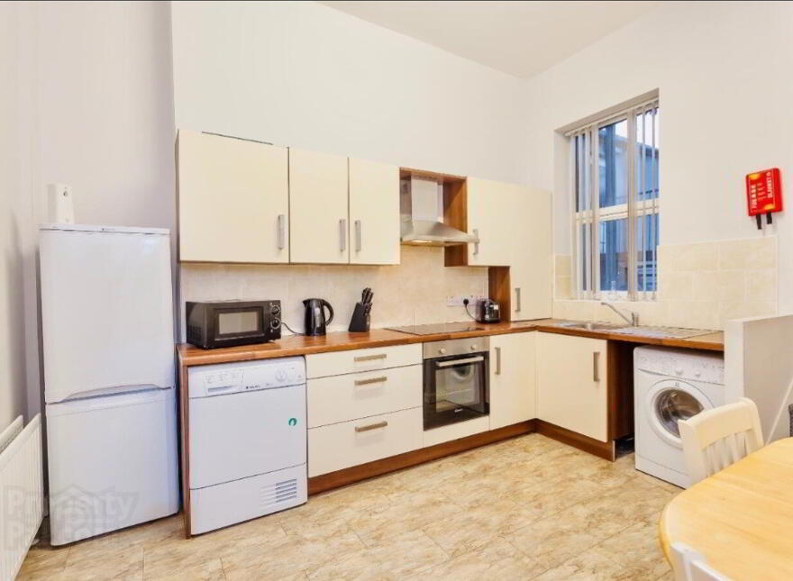 Apt 2 For Rent, 144 Antrim Rd, Belfast, BT15 2AH