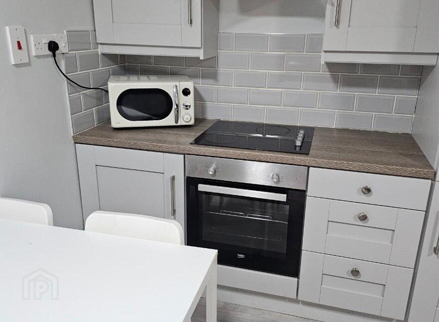Flat 3, 17-19 Fitzroy Ave, Belfast, BT7 1HX