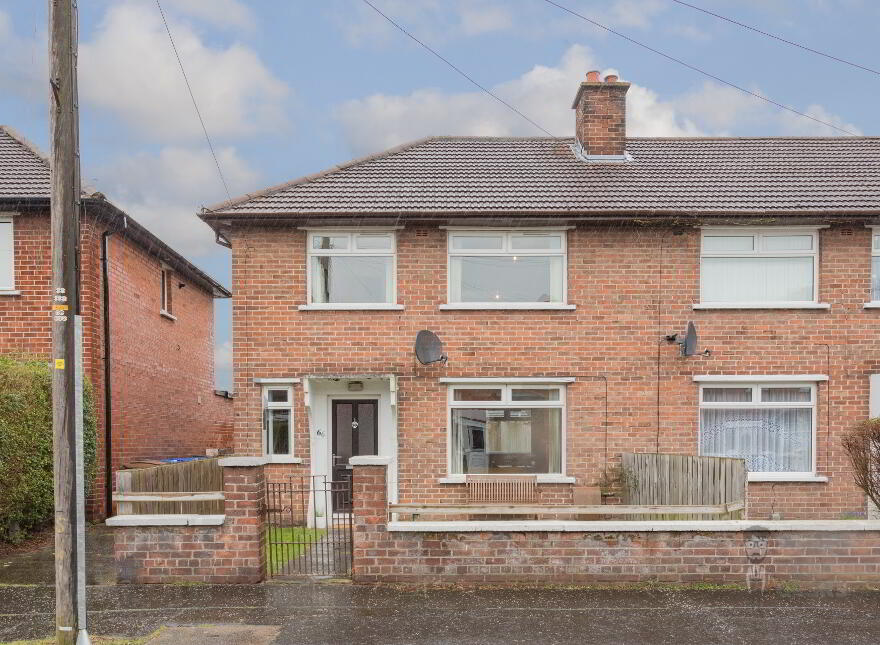 66 Ravenhill Gardens, Belfast, BT6 8GQ photo