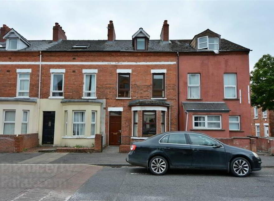 Great Five Bedroom House, 68 Agincourt Avenue, Queens Quarter, Belfast, BT7 1QB photo