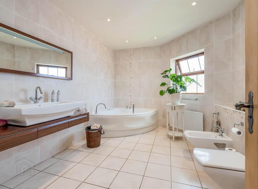 4 Myrtledene Drive, Saintfield Road, Belfast, BT8 4GQ