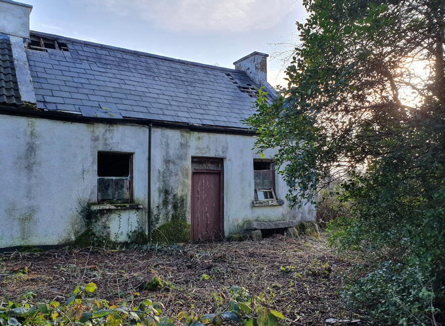 Crickamore, 1.40 Acres With 2 Semi-Detached Dwelling, Burtonport