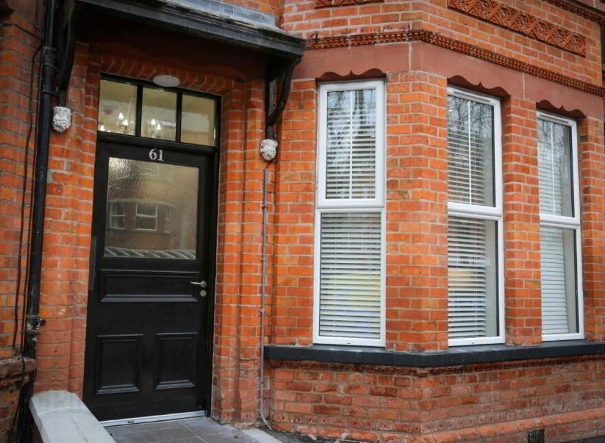 Apt 3, 61 Eglantine Avenue, Belfast, BT9 6EW photo