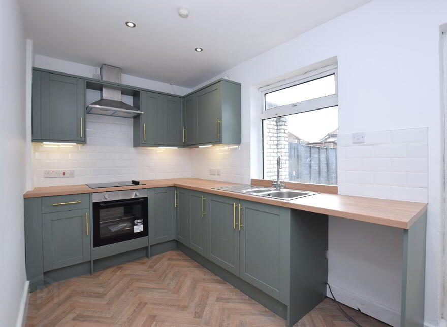 16 Dunraven Parade, Belfast, BT5 6BT