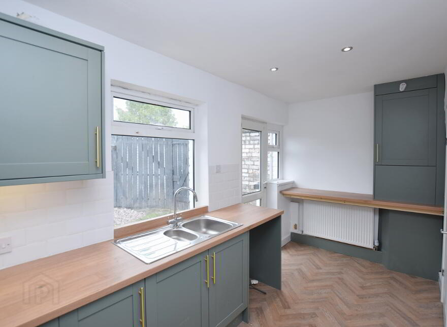 16 Dunraven Parade, Belfast, BT5 6BT