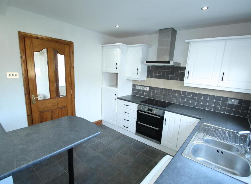 32 Moyra Crescent, Saintfield, BT24 7AG