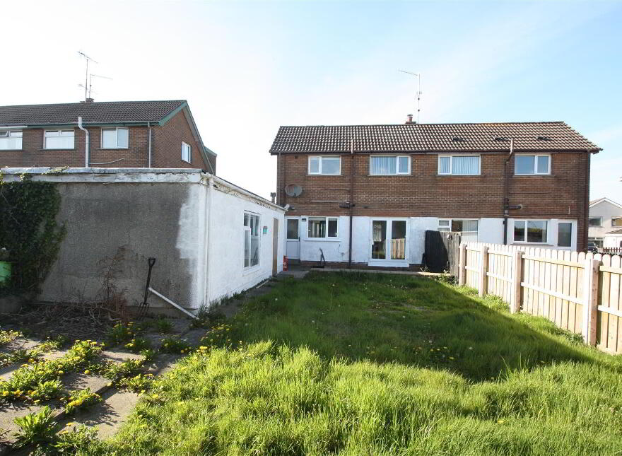 32 Moyra Crescent, Saintfield, BT24 7AG