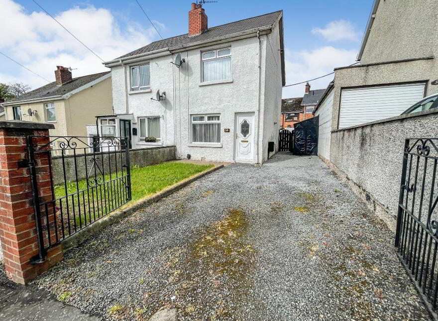 54 Sunnymede Park, Dunmurry, Belfast, BT17 0PU photo