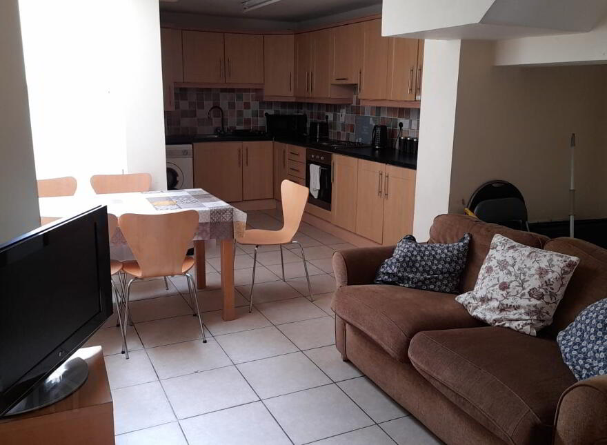 27 Carmel Street, Belfast, BT7 1QE