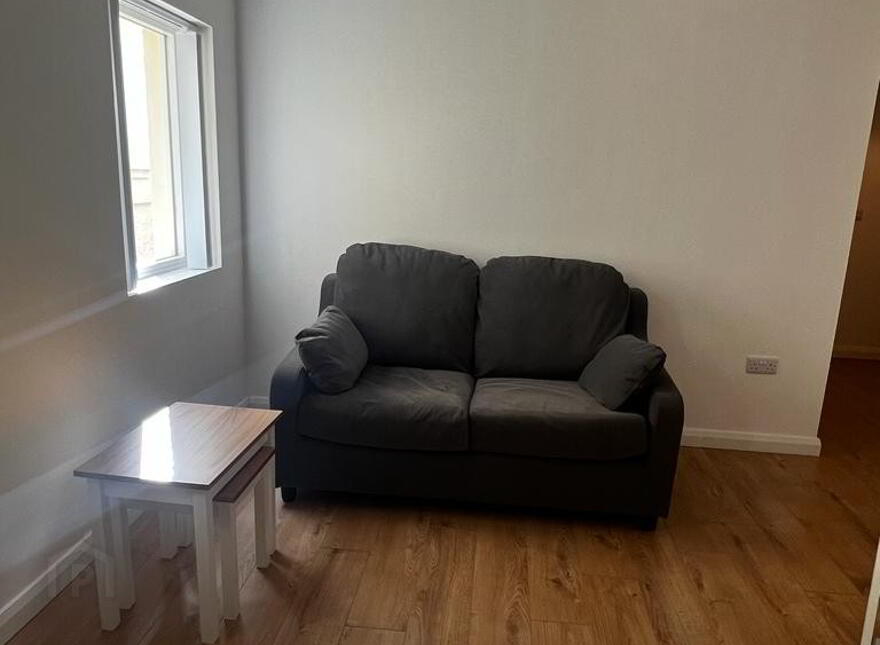 Unit 7, 4 Central Street, Bangor, BT20 3AG