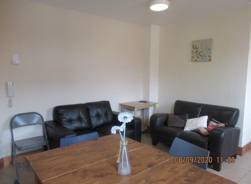 12, 81 Fitzroy Avenue, Belfast, BT7 1FY photo 3