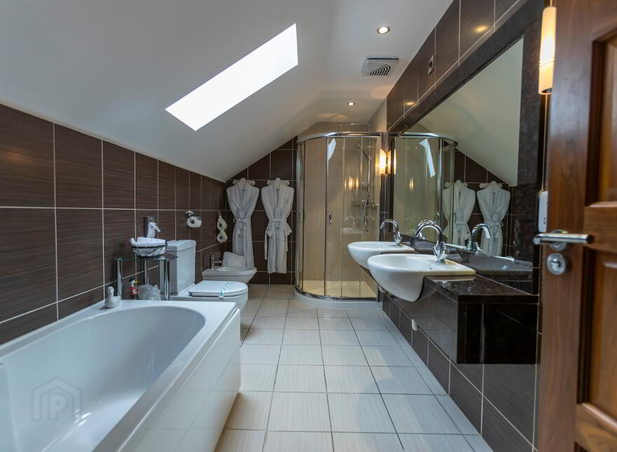 Causeway Lodge, 52 Moycraig Road, Bushmills Portballintrae, BT57 8TB