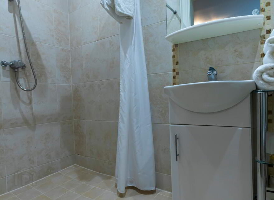 Causeway Lodge, 52 Moycraig Road, Bushmills Portballintrae, BT57 8TB