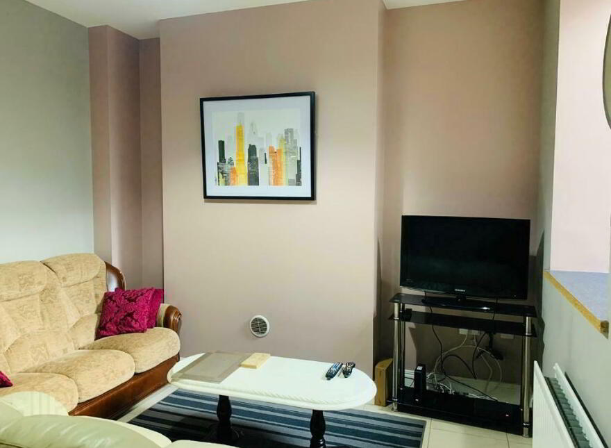 Duncairn Gardens, Room 3, All Bills Included, Belfast, BT15 2GN