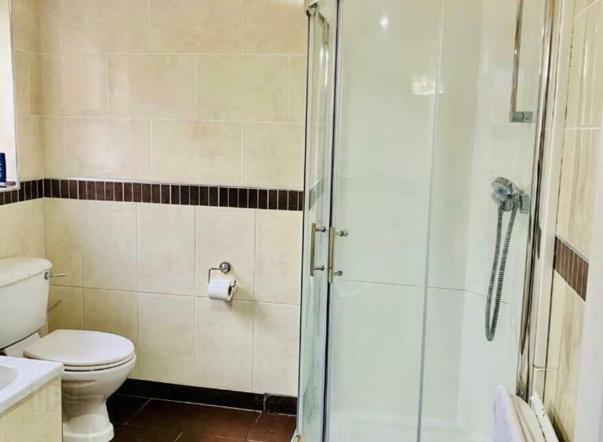Duncairn Gardens, Room 3, All Bills Included, Belfast, BT15 2GN