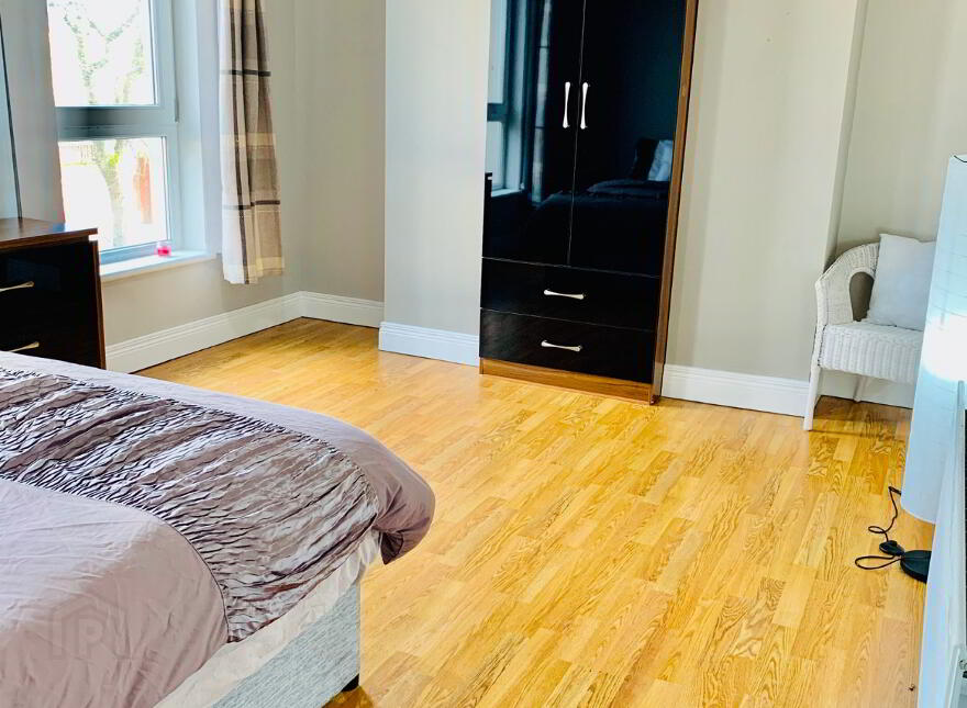 Duncairn Gardens, Room 3, All Bills Included, Belfast, BT15 2GN