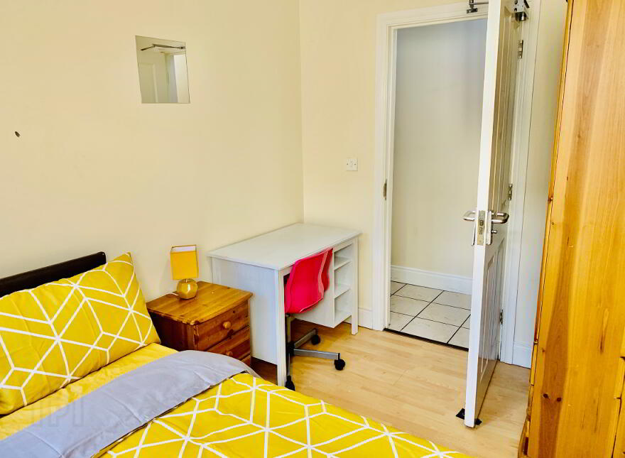 Wolseley Street, Room 2, All Utility Bills Included, Belfast, BT7 1LG