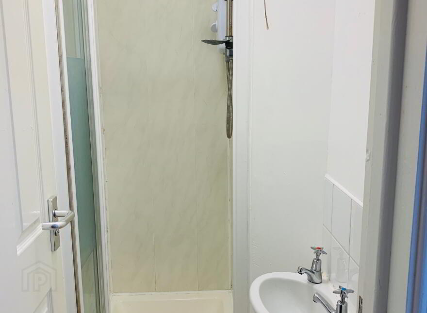 Wolseley Street, Room 4, All Bills Included, Belfast, BT7 1LG