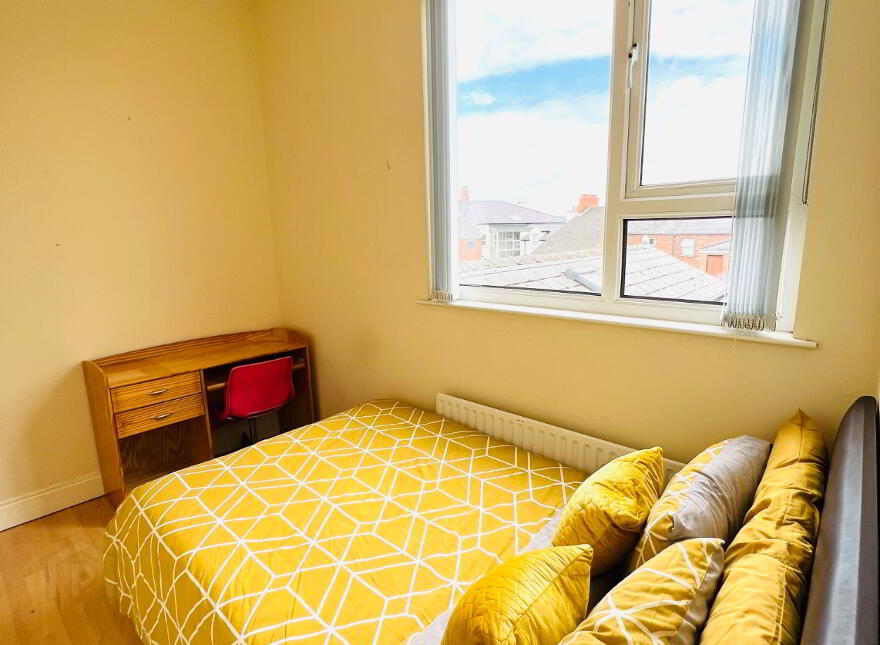 Wolseley Street, Room 4, All Bills Included, Belfast, BT7 1LG