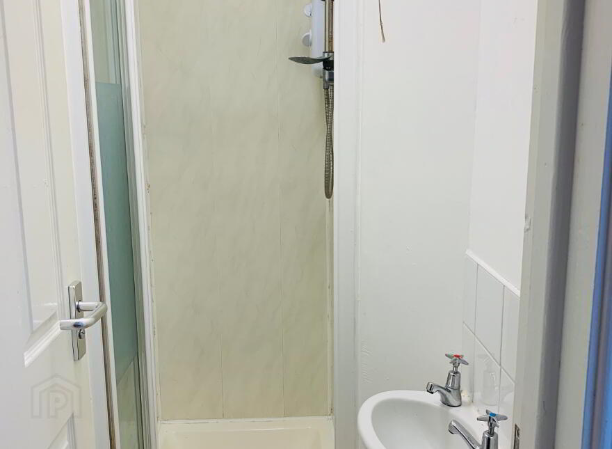 Wolseley Street, Room 5, All Bills Included, Belfast, BT7 1LG