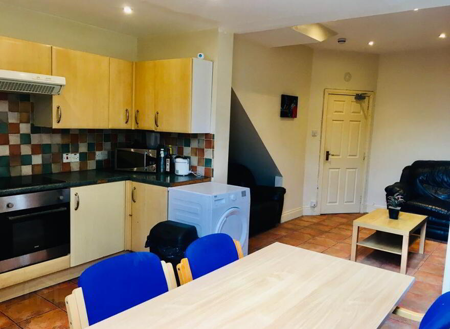 Donegall Road, Ensuite Room 2, Belfast, BT12 5NB