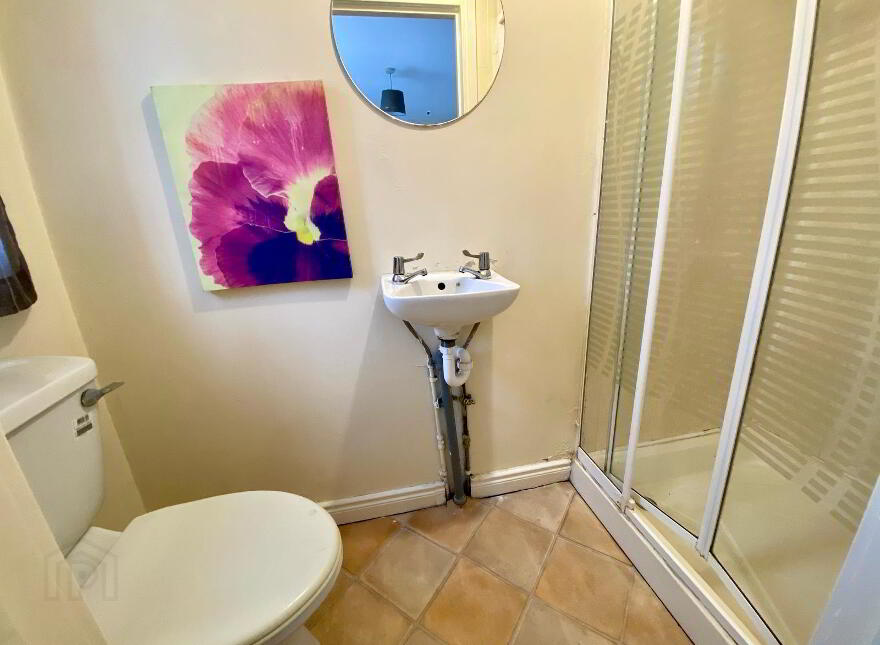 Donegall Road, Ensuite Room 2, Belfast, BT12 5NB