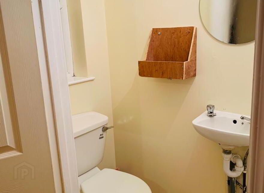 Donegall Road, En-Suite Room 4, All Bills Included, Belfast, BT12 5NB