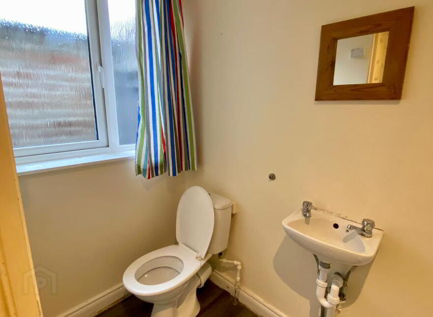 Donegall Road, En-Suite Room 4, Room 5 & Room 2, Belfast, BT12 5NB