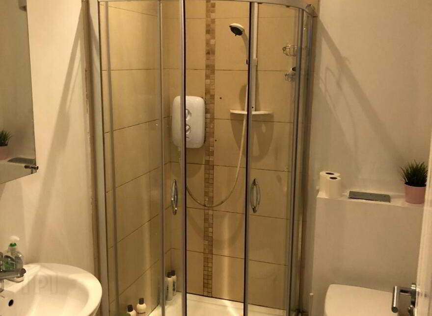 Apt 6-2a Eglantine Gardens, Belfast, BT9 6EZ