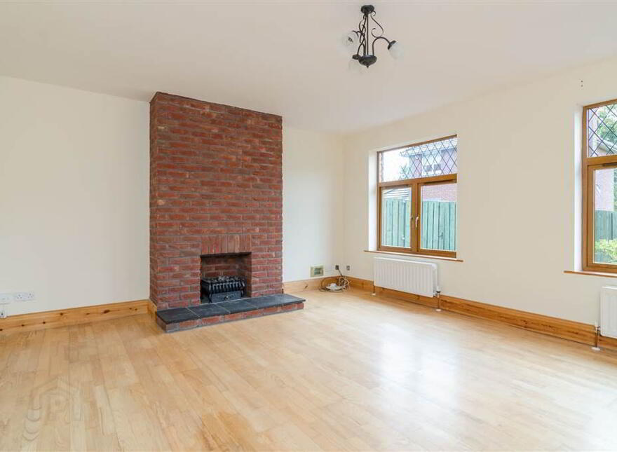 3 Rose Meadows, Lisburn, BT28 2FB