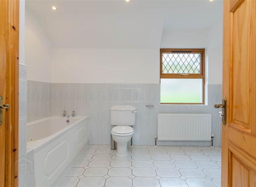 3 Rose Meadows, Lisburn, BT28 2FB