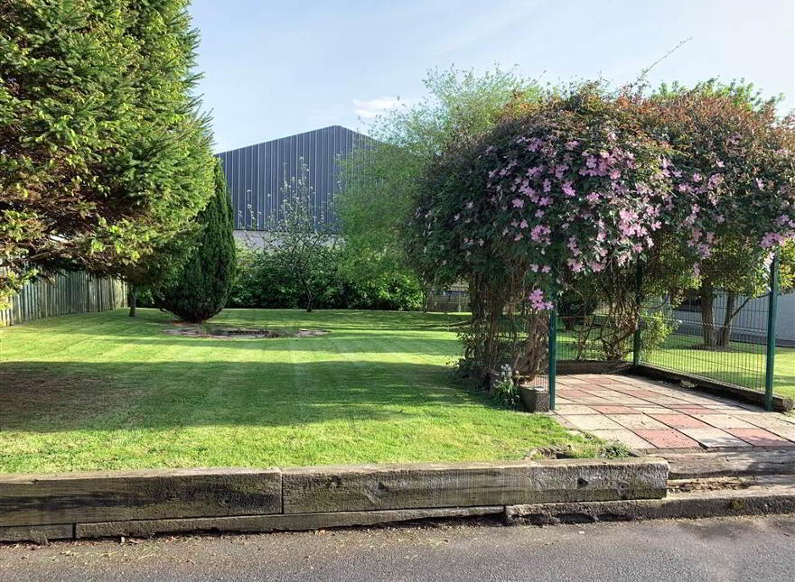3 Rose Meadows, Lisburn, BT28 2FB