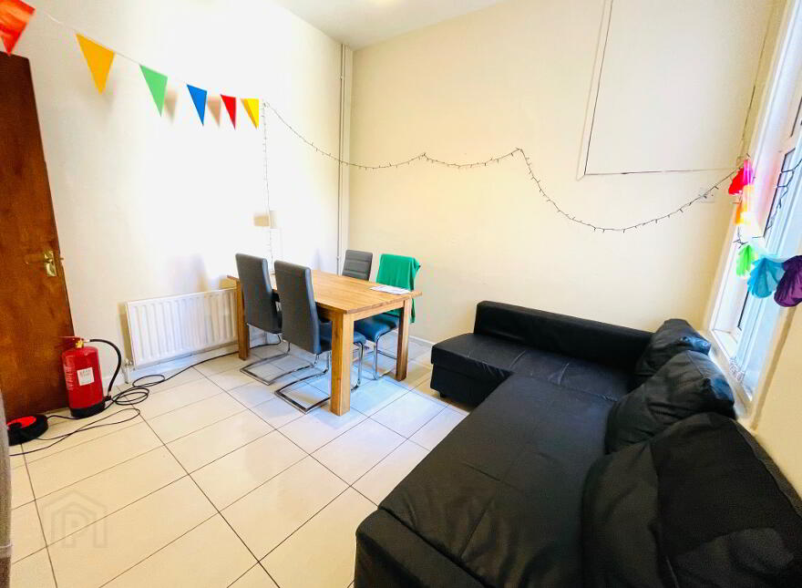 Camden Street, Room 1, All Bills Included, Belfast, BT9 6AU