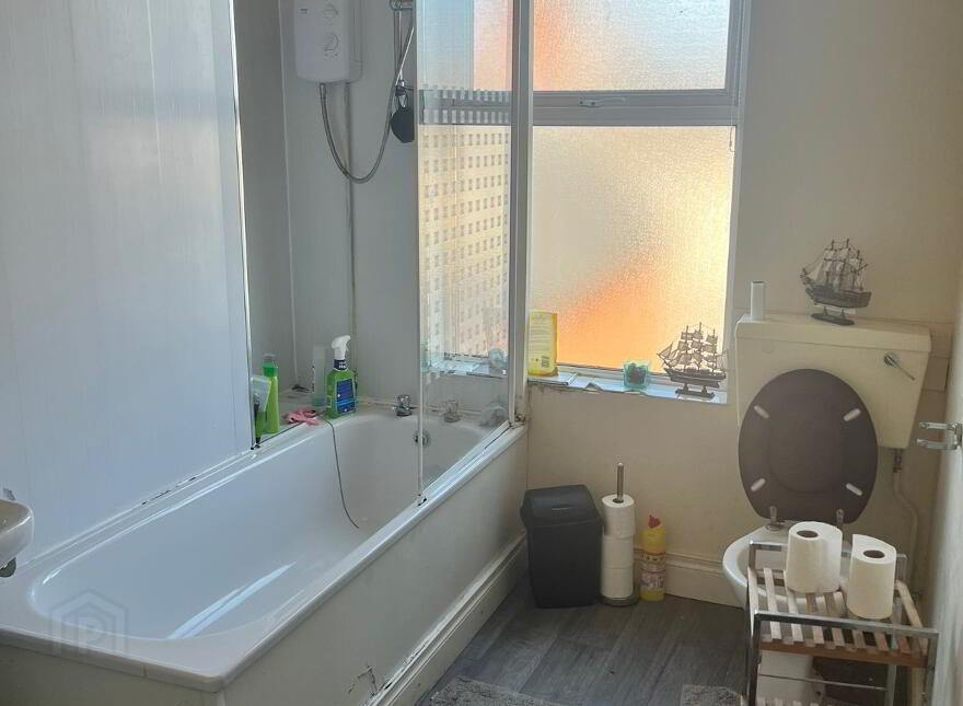 3/12 Cromwell Road, Belfast, BT7 1JW