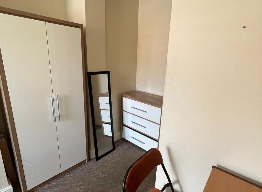Tates Avenue, Room 3, R1 & R2. All Bills Included, Belfast, BT9 7BY