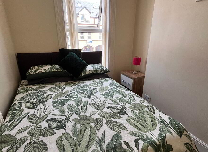 Tates Avenue, Room 3, R1 & R2. All Bills Included, Belfast, BT9 7BY
