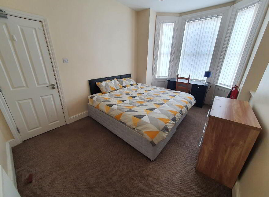 Tates Avenue, Room 3, R1 & R2. All Bills Included, Belfast, BT9 7BY