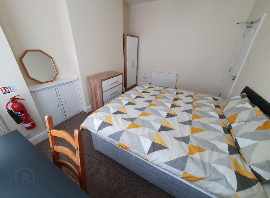 Tates Avenue, Room 3, R1 & R2. All Bills Included, Belfast, BT9 7BY